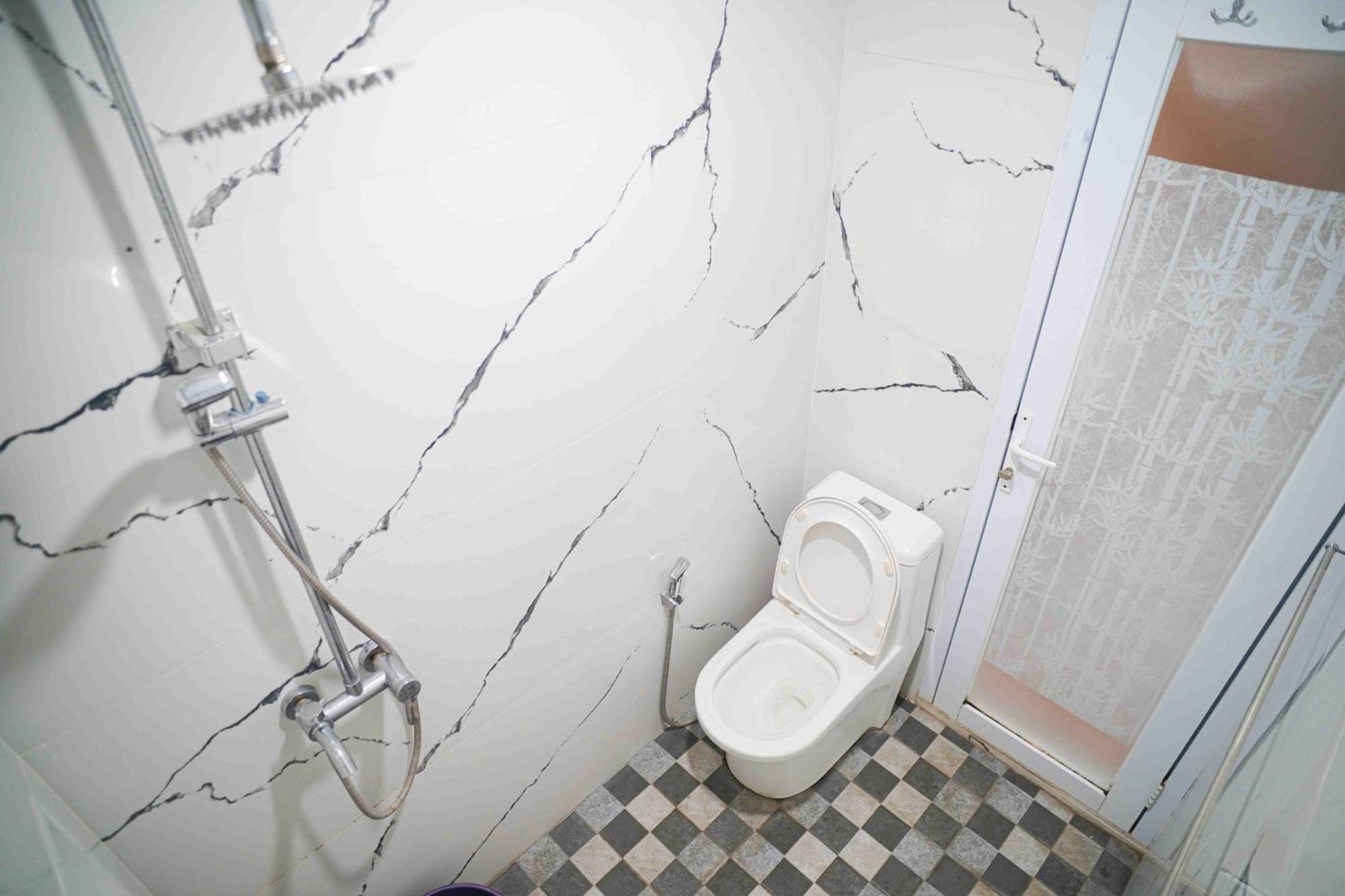 Schones Haus Private Pool & Netflix By Grorental Бандунг Екстериор снимка